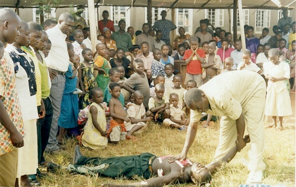 Hannington doing SEVO demo of emergency 1st aid.